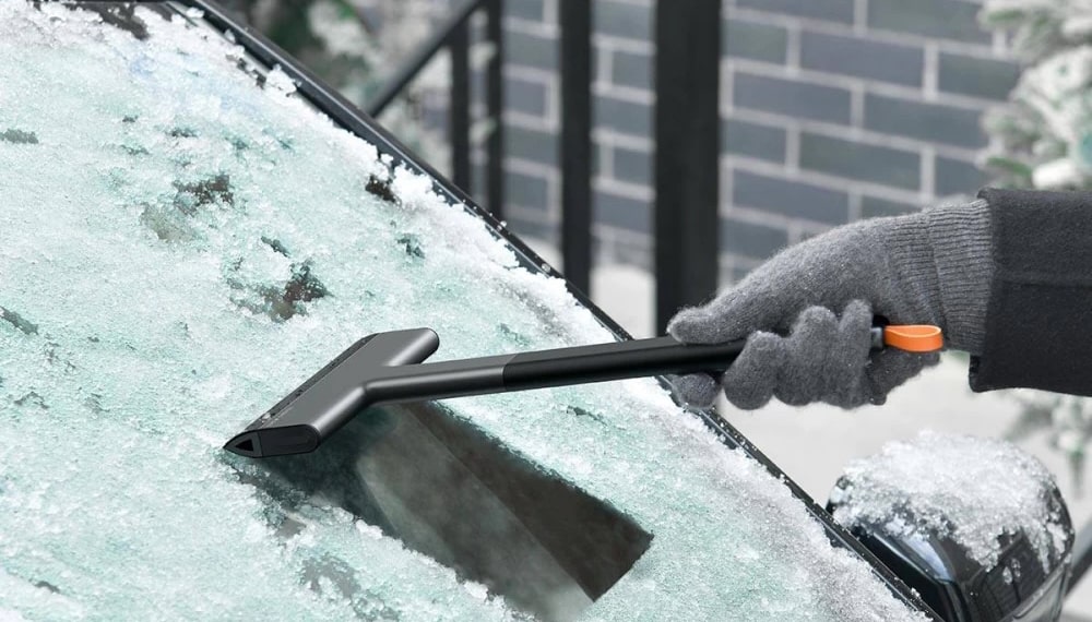 Скрапер за лед и сняг